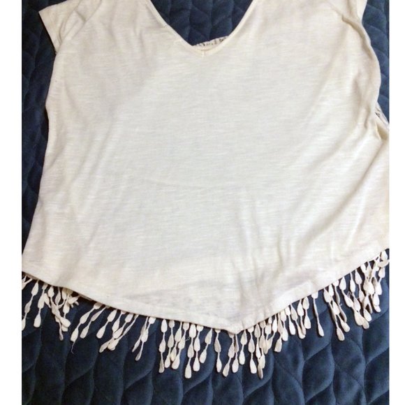 Eyeohadew/Casual Lace front top creamy color Fringe Sz Lg - Picture 3 of 4